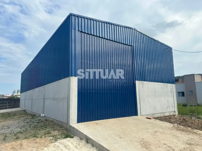 Galpão para Investimento já rendendo R$ 2.750,00/mês de locação.