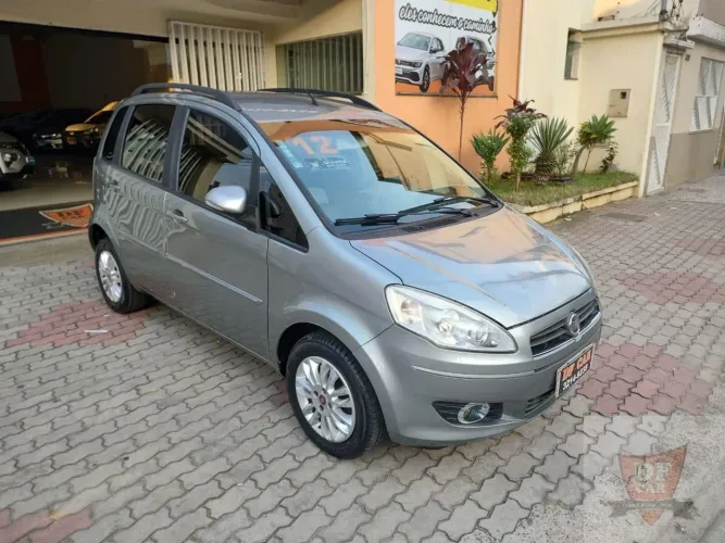 Fiat Idea Attractive 1.4 Fire Flex 8V 5P 2012