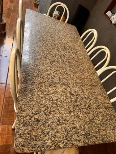 Mesa com 8 cadeiras