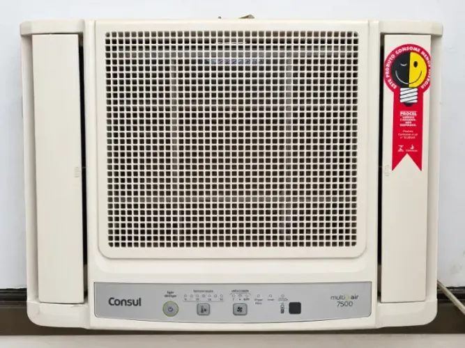 Ar-condicionado de janela Consul 7.500 BTUs ? 127V - Com controle