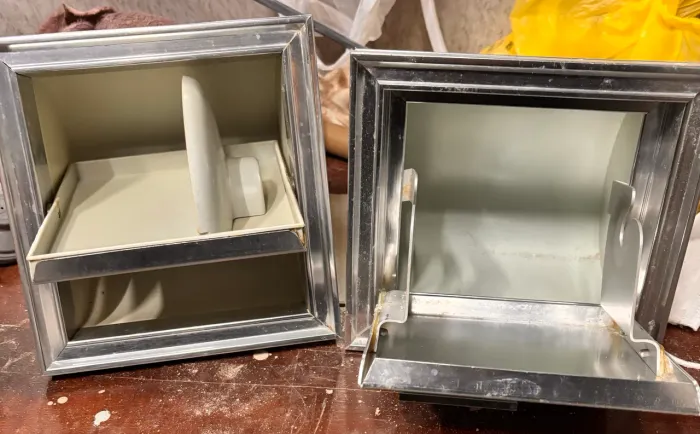 Porta sabonete e porta papel higiênico antigos