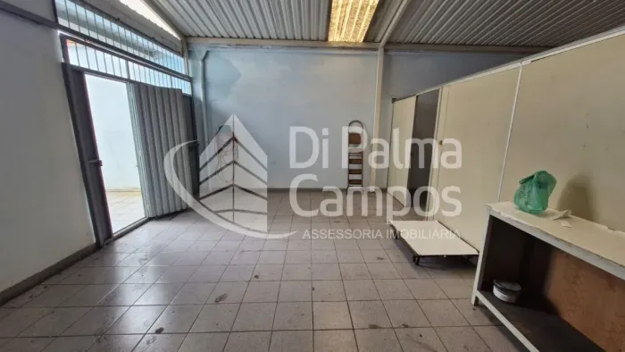 Salão Comercial térreo para a venda com 468 m² próximo à Rodovia Anchieta