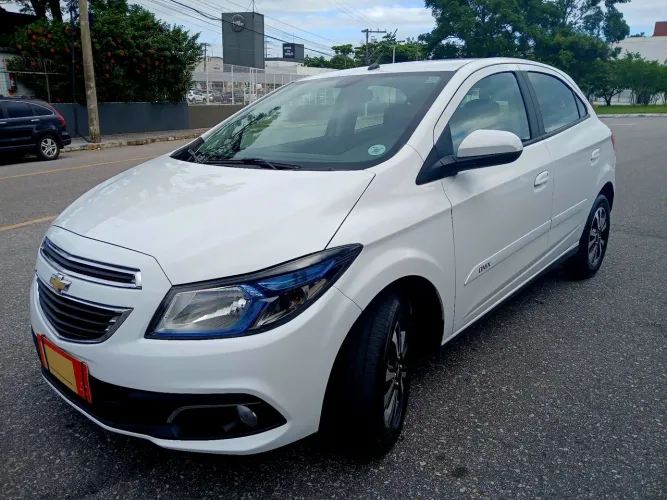 Chevrolet Onix Hatch LTZ 1.4 8V Flex Power Mec. 4P 2016
