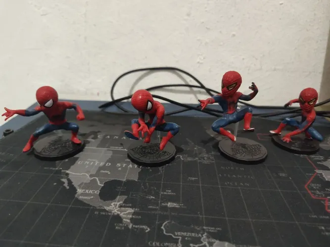 Homem aranha 4 bonecos
