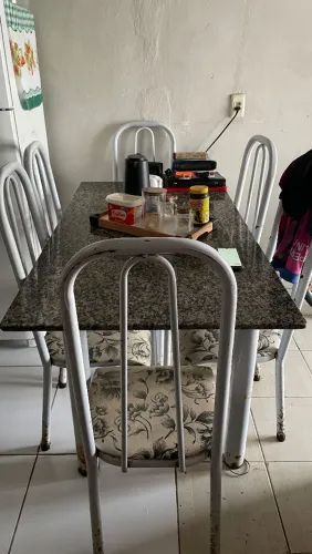 Mesa de marmore 6 cadeiras