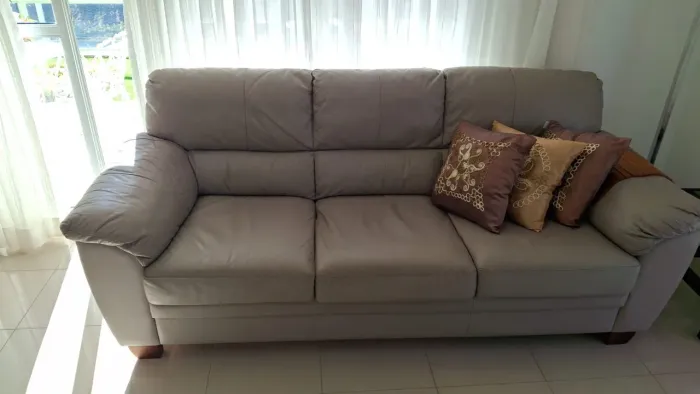 Vendo Sofá Revestimento Couro
