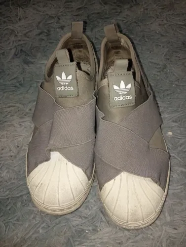 Tênis Adidas 