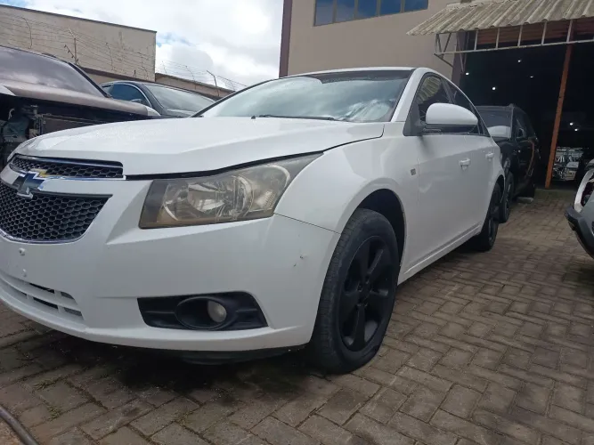 GM Cruze 2015 automático sucata vendido em peças 
