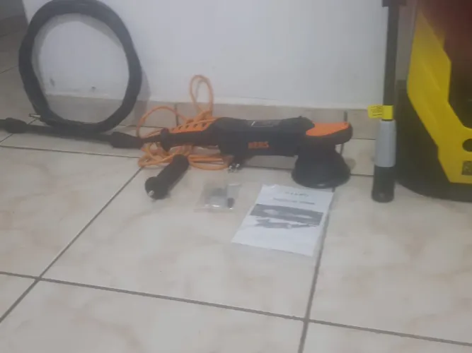 Máquina para lavar veículos e máquinas para polimento