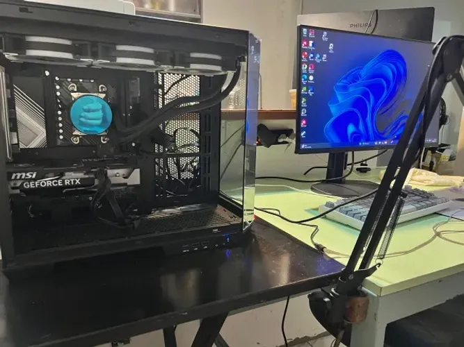 PC Gamer Ryzen 7 7700 + RTX 5060 + 16GB DDR5 6000MHz Corsair 1x16