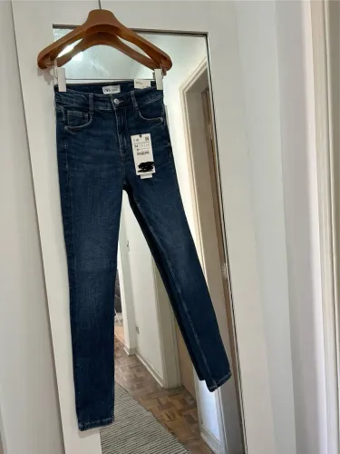  Calça jeans Zara