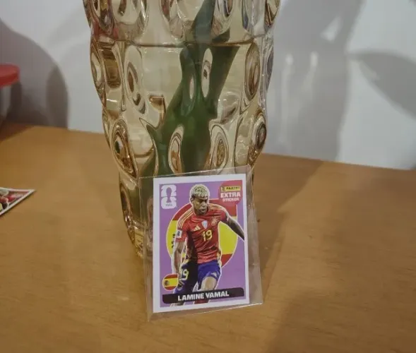 Figurinha Lamine yamal legend roxa copa 2026