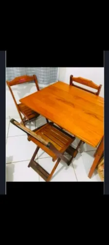 Mesa e cadeiras madeira 450 reai