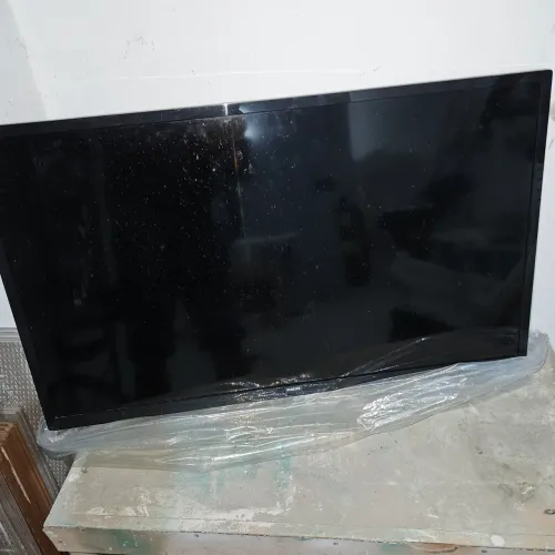 TV 32" funcionando som sem imagem, valor R$100,00.