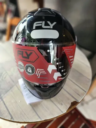 Capacete novo Fly
