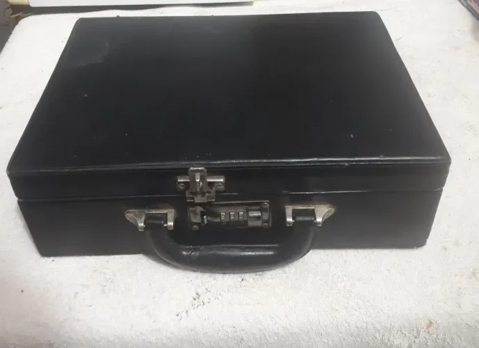 Maleta executiva preta (sem fecho) 