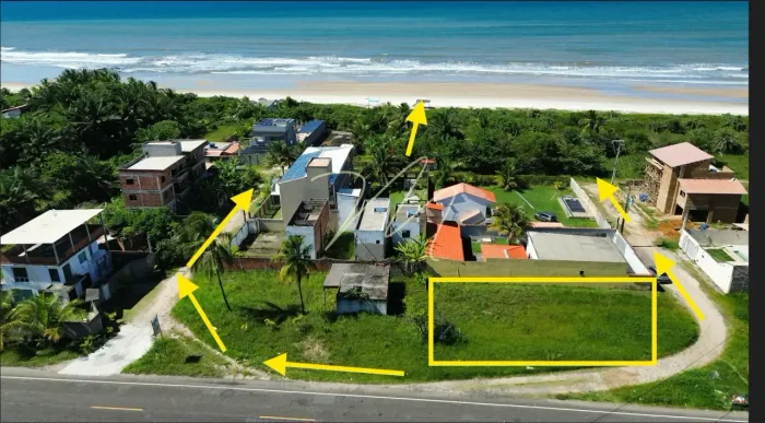 Terreno com 450m² à 50 metros da praia em Olivença, Ilhéus, BA