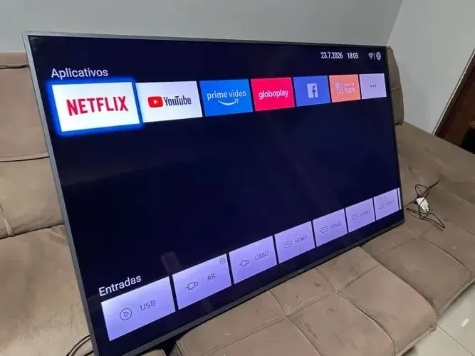 Smart TV Philco 60 polegadas 4K do infinita completa