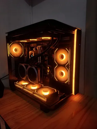 PC GAMER FORTE rx6750 xt e RYZEN 7 5800X 3D