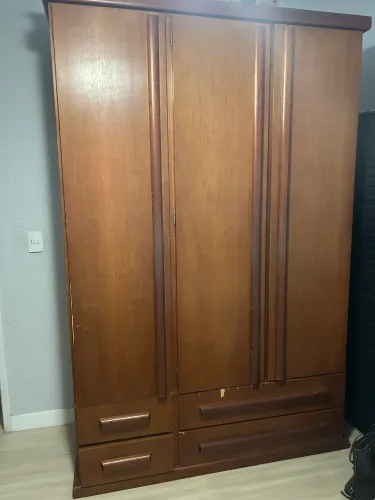 VENDO GAURDA ROUPA MOGNO 