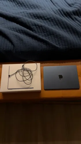 MacBook Air M3 16GB/256GB + AppleCare+ até 2028