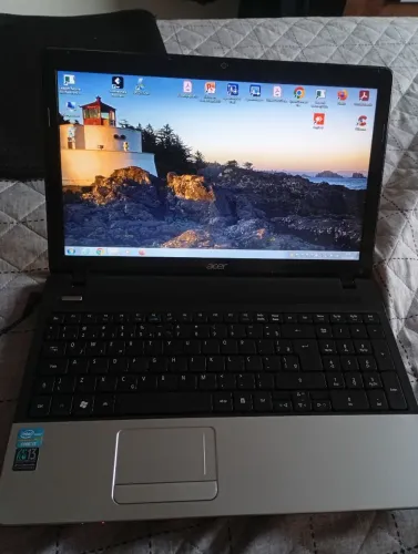 Acer Aspire E1-571 é um notebook de 15.6 polegadas