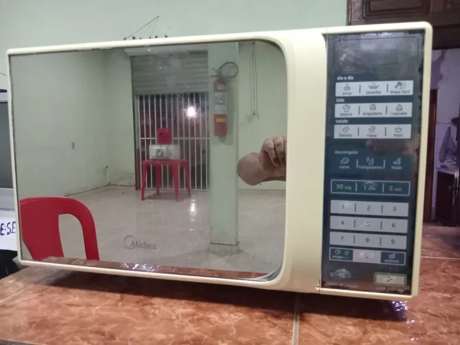 Vendo micro-ondas midea 