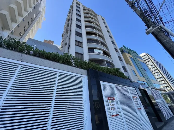 APARTAMENTO 3 DORMITÓRIOS - CENTRO - FLORIANÓPOLIS