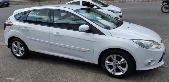 Ford Focus 1.6 S/1.6 SE Flex 16V 5P AUT 2015