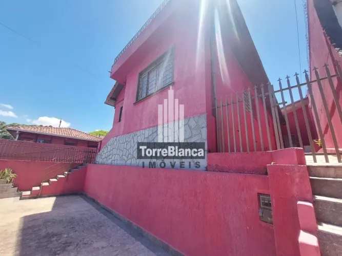 Locação - Casa com 4 quartos (sendo 1 suíte), 1 vaga de garagem, Churrasqueira, Próximo a 