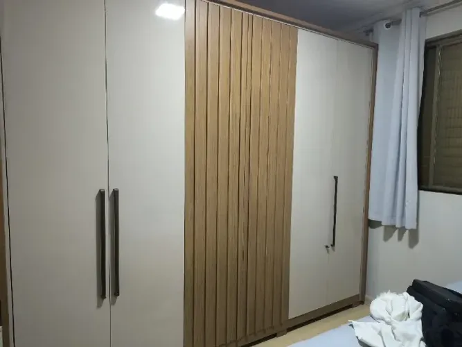 Guarda roupa.Motivo mudança
