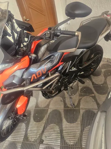 Moto de garagem 