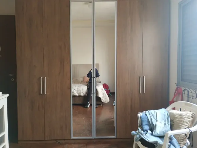 Vende-se guarda roupa 4 anos de uso, em ótimo estado