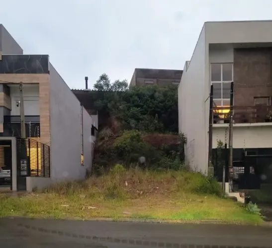 Terreno residencial com 384m2 em Porto Alegre - RS