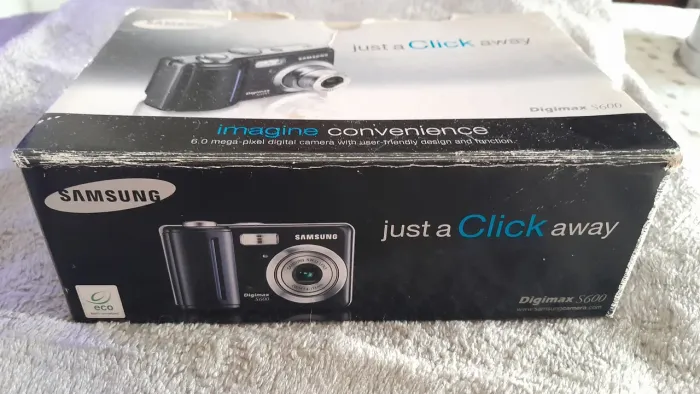 Camera Digital Samsung Digimax S600 com defeito