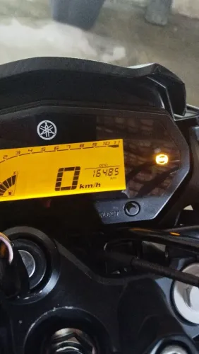 FZ 25 ANO 2023 PRETA FOSCA.TROCO. POR CARRO ETIOS OU SIENA.ANO 2013 OU 2014