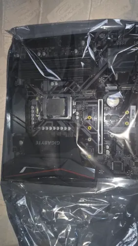 I7 8700 + gigabyte z390m