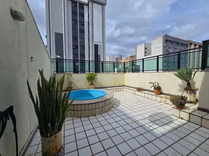 Cobertura 01 qto, duplex, 2 vagas em linha, porteiro 24 hs e 2 elevadores