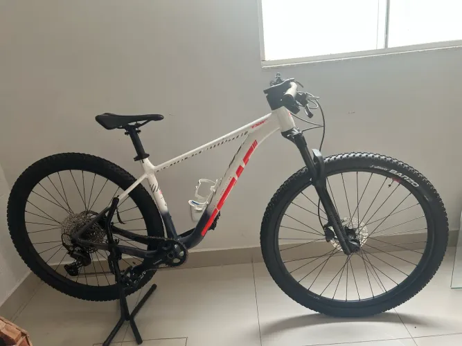 TSW Nuuk Deore 12v com RockShox 