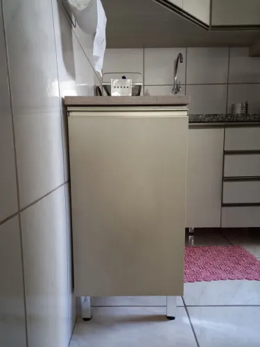Gabinete 1 porta