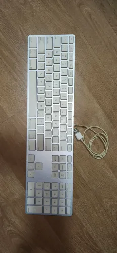 Teclado Apple Wired Keyboard A1243 com Numérico - Alumínio Original