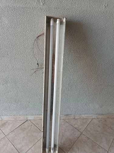 Vende-se calhas e lâmpadas de led