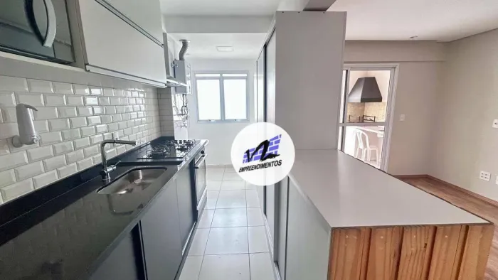 Apartamento com 2 dormitórios para alugar, 68 m² por R$ 4.615/mês - rua Luiz Cavana - Cent