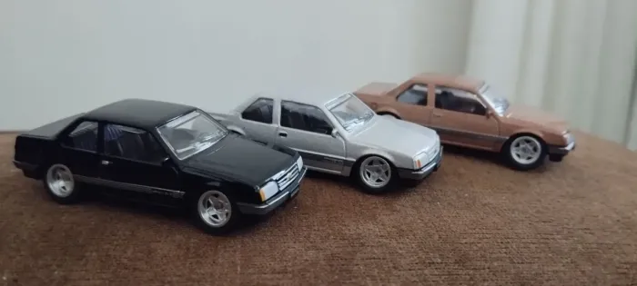 Miniatura Monza 1985 1/64