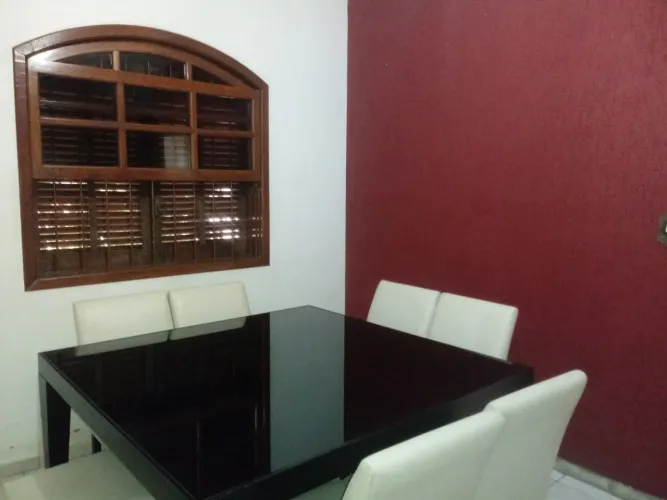 Mesa de vidro com 8 cadeiras - Semi Nova