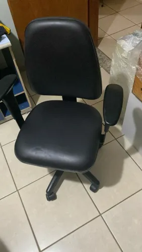 Cadeira Rotatória Courino c Suporte para braços