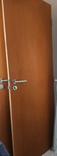 PORTA PARA QUARTO DE MADEIRA COMPLETA