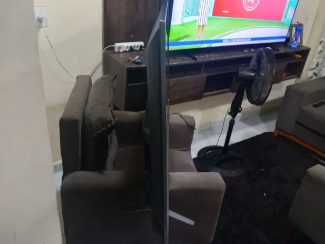 Vende se uma tv Philco 55 polegadas