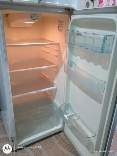 ? Geladeira Electrolux DF34 Frost Free ? SÓ PRECISA DE CARGA DE GÁS