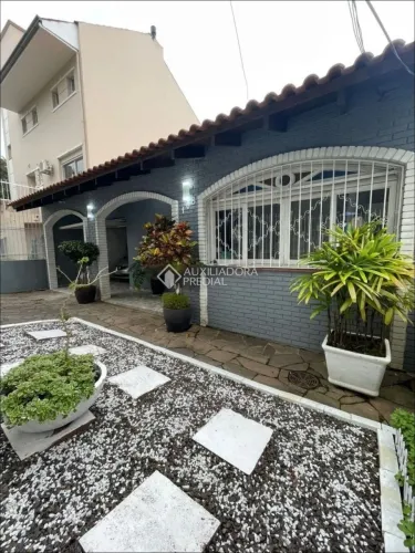 CASA SEMI 2 QUARTOS 1 SUITE 2 VAGAS ZONA SUL PORTO ALEGRE